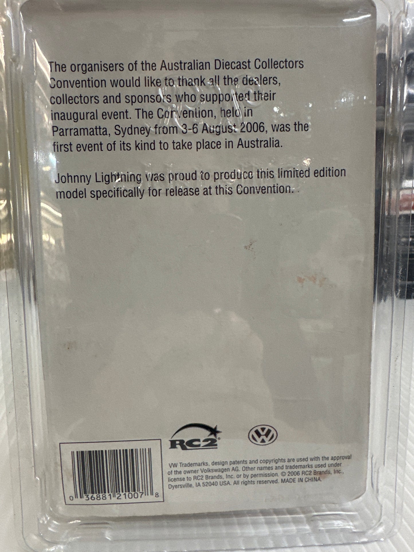 Johnny Lightning '2006 Australian Die-cast Convention 1965 VW Combi Surf Van1:64