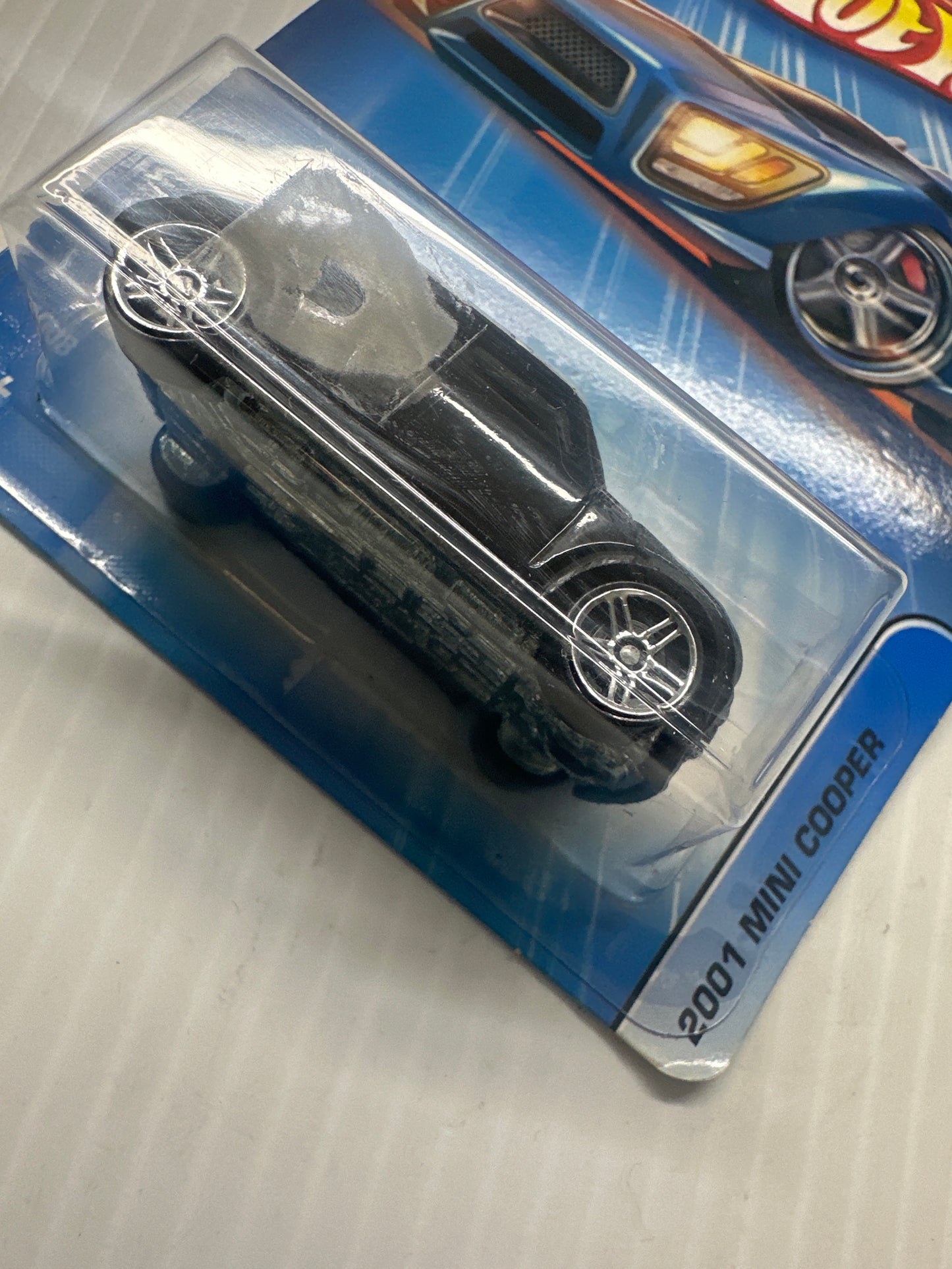 2004 Hot Wheels 2001 MINI COOPER #140 old card