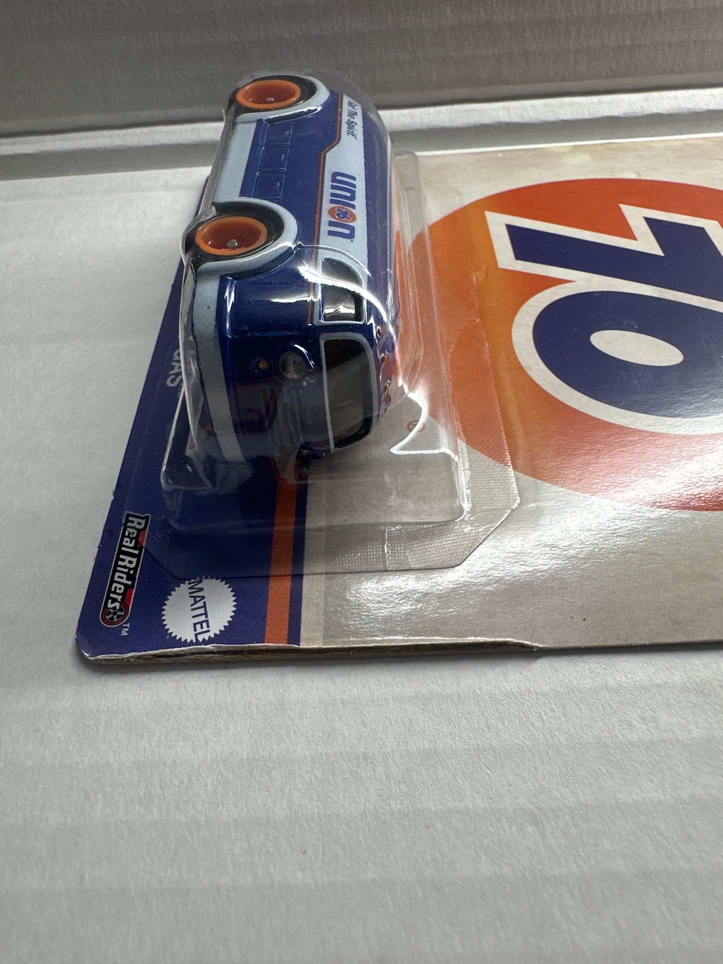 Haulin Gas Union 76 * 2023 Hot Wheels Pop Culture Vintage Oil Case U