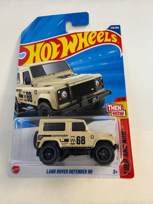 Hot Wheels 2025 LAND ROVER DEFENDER 90 then and now 5/10