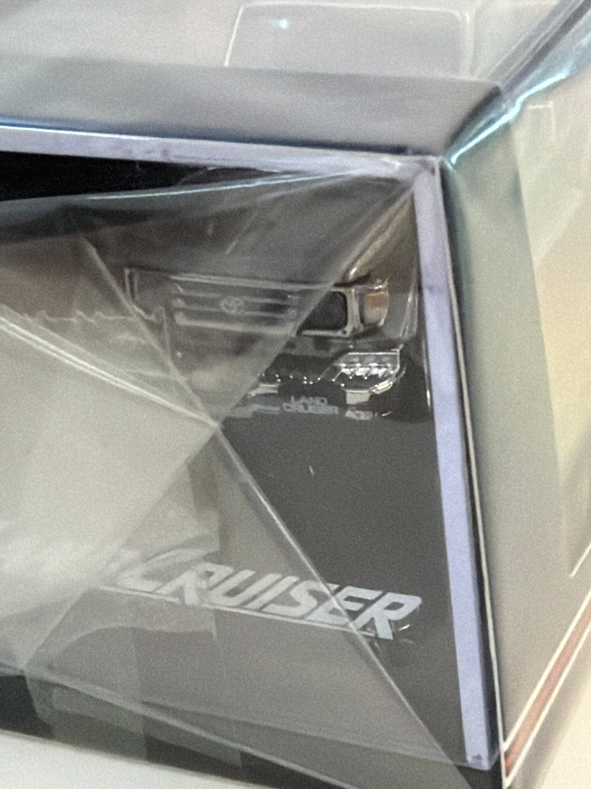 Hobby Japan 1.64 Toyota Landcruiser 70 Zx 4 door 2001