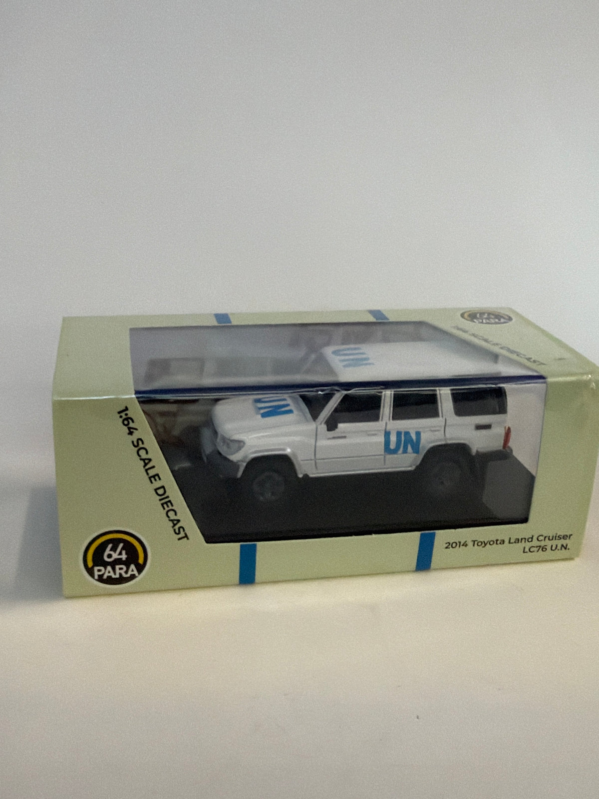 PARA64 1:64 2014 TOYOTA LAND CRUISER LC76 UNITED NATIONS LHD