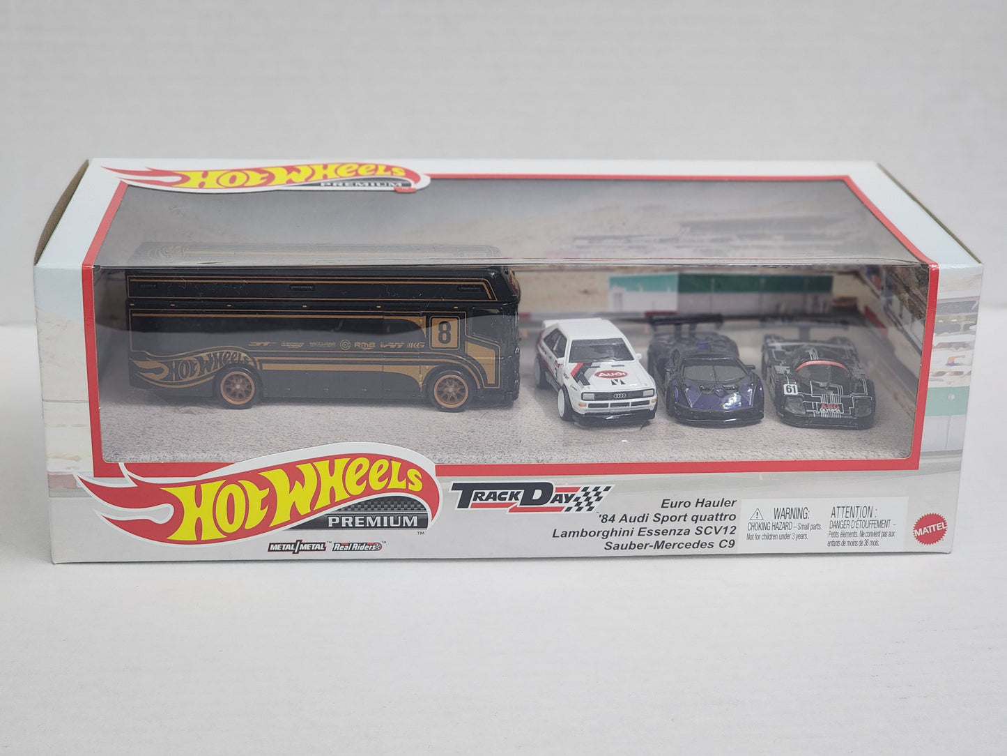 Hot wheels 2023 Track day Diorama set