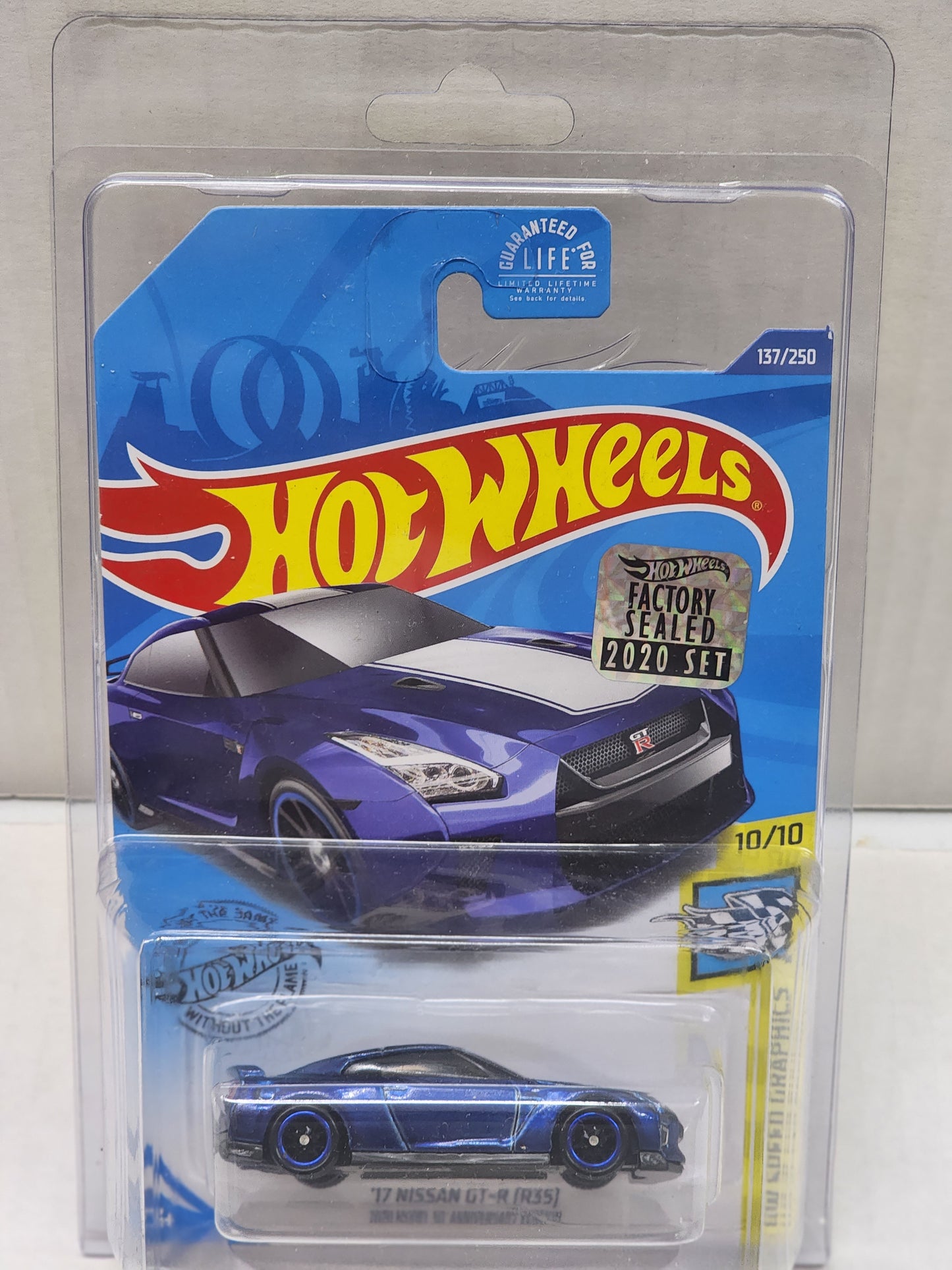 Hot wheels 17 Nissan GTR R35 super treasure hunt Factory sealed