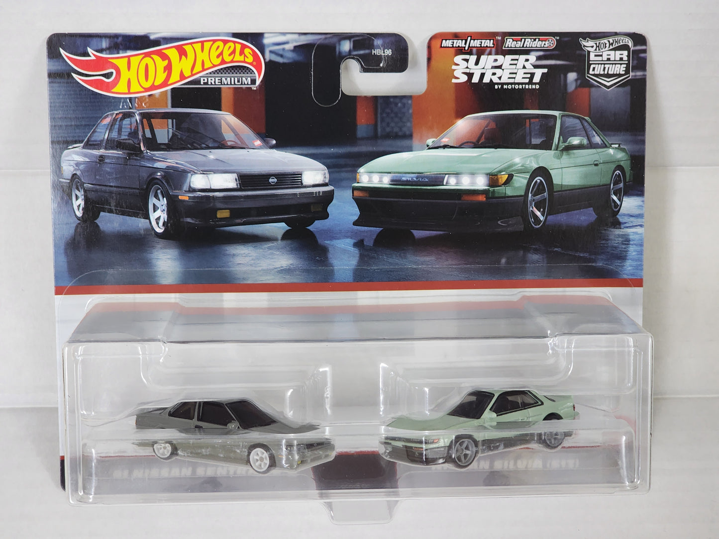 Hot Wheels Premium 1/64 2 Pack 91 Nissan Sentra SE-R Nissan Silvia s13