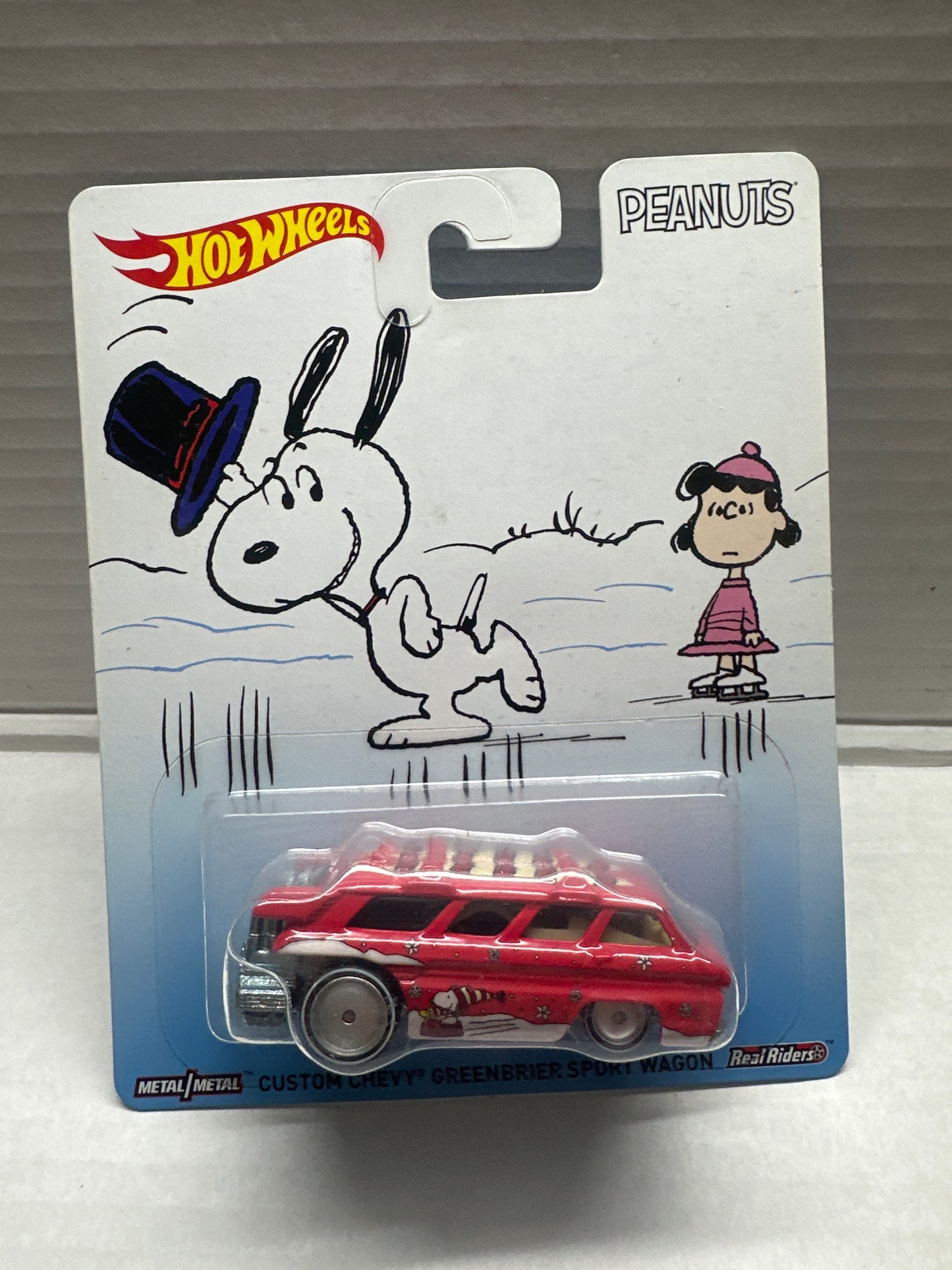 Hot wheels HW Peanuts Custom Chevy Greenbrier Sport Wagon Red