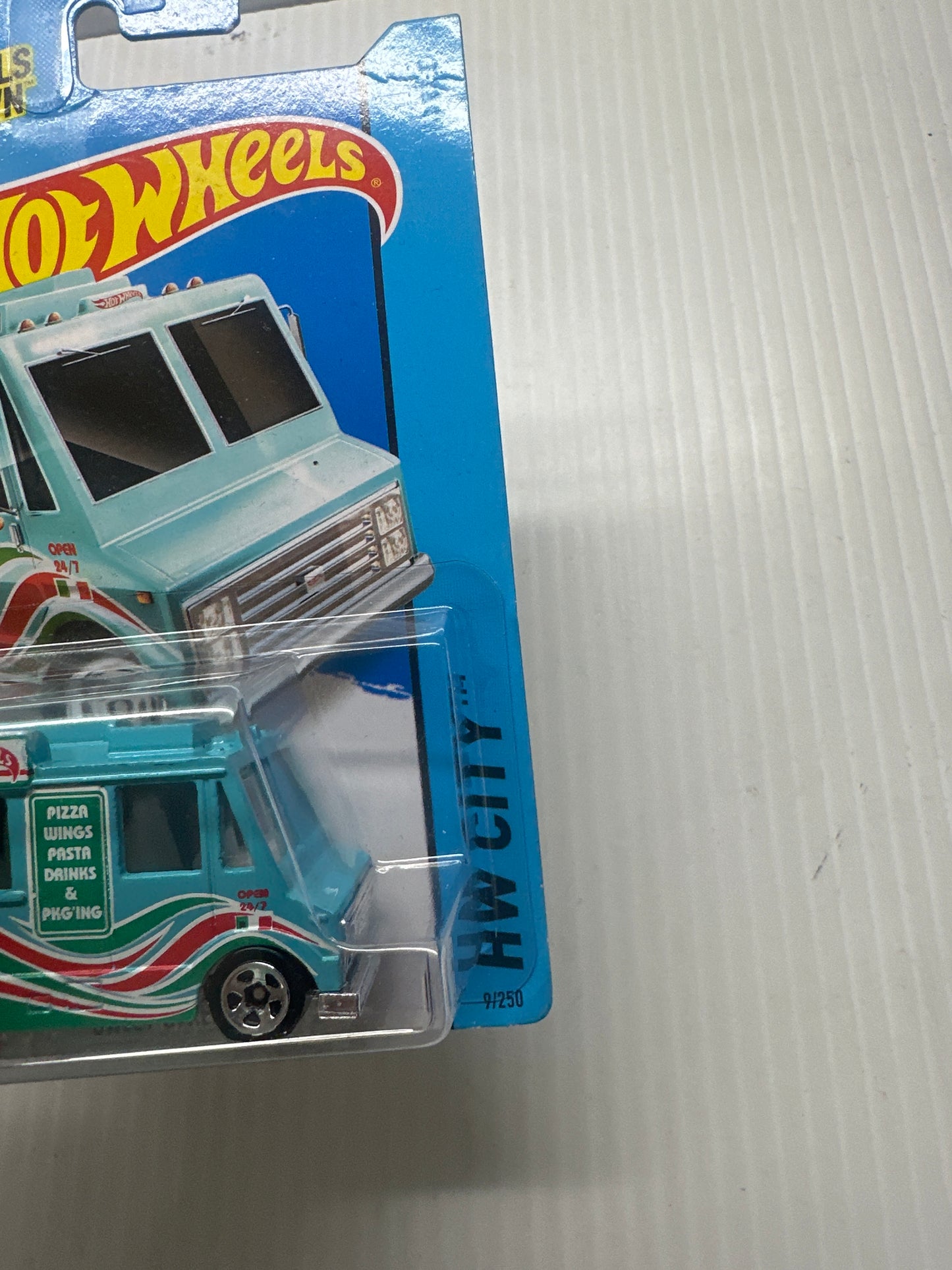 2014 Hot Wheels HW City SWEET STREETS
