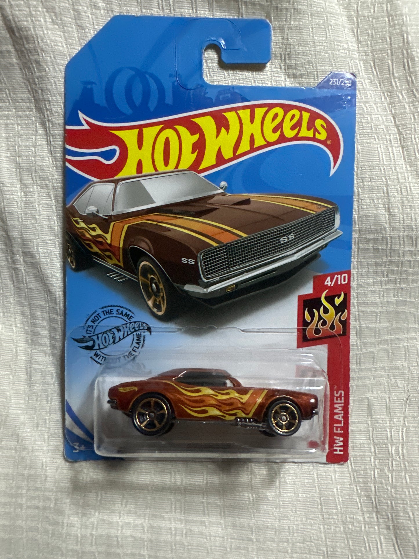 HOT WHEELS HW FLAMES 67 CAMARO