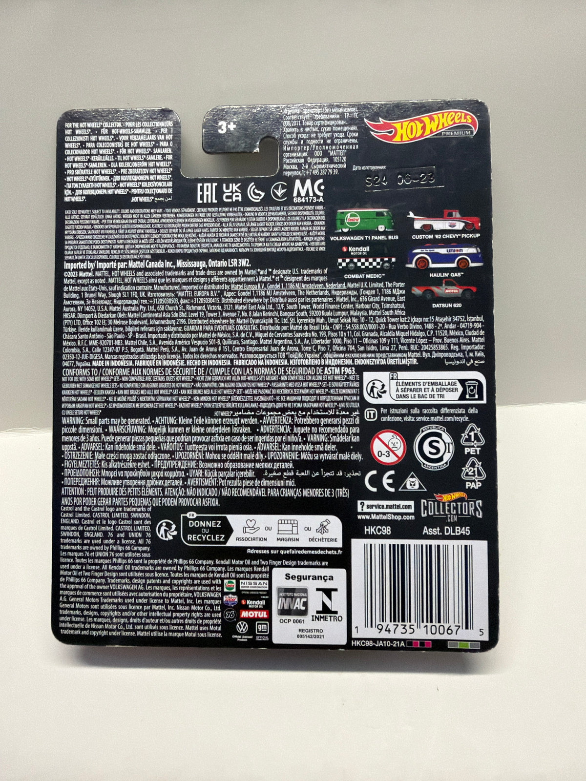 2023 HOT WHEELS PREMIUM KENDALL MOTOR OIL COMBAT MEDIC WITH REAL RIDERS