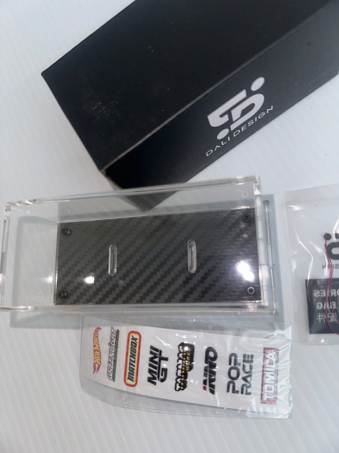 Black carbon fiber base acrylic case kit