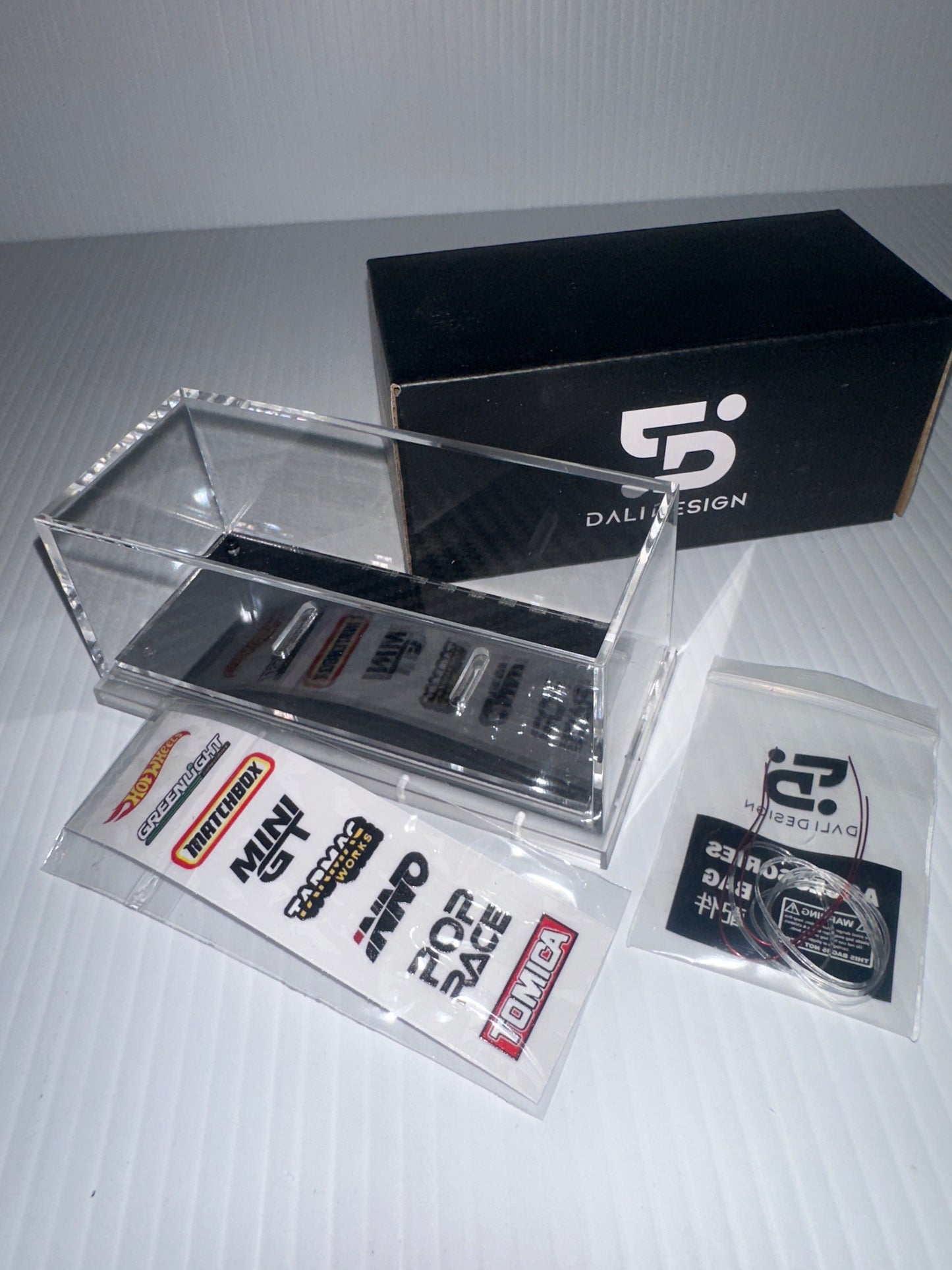 Black carbon fiber base acrylic case kit