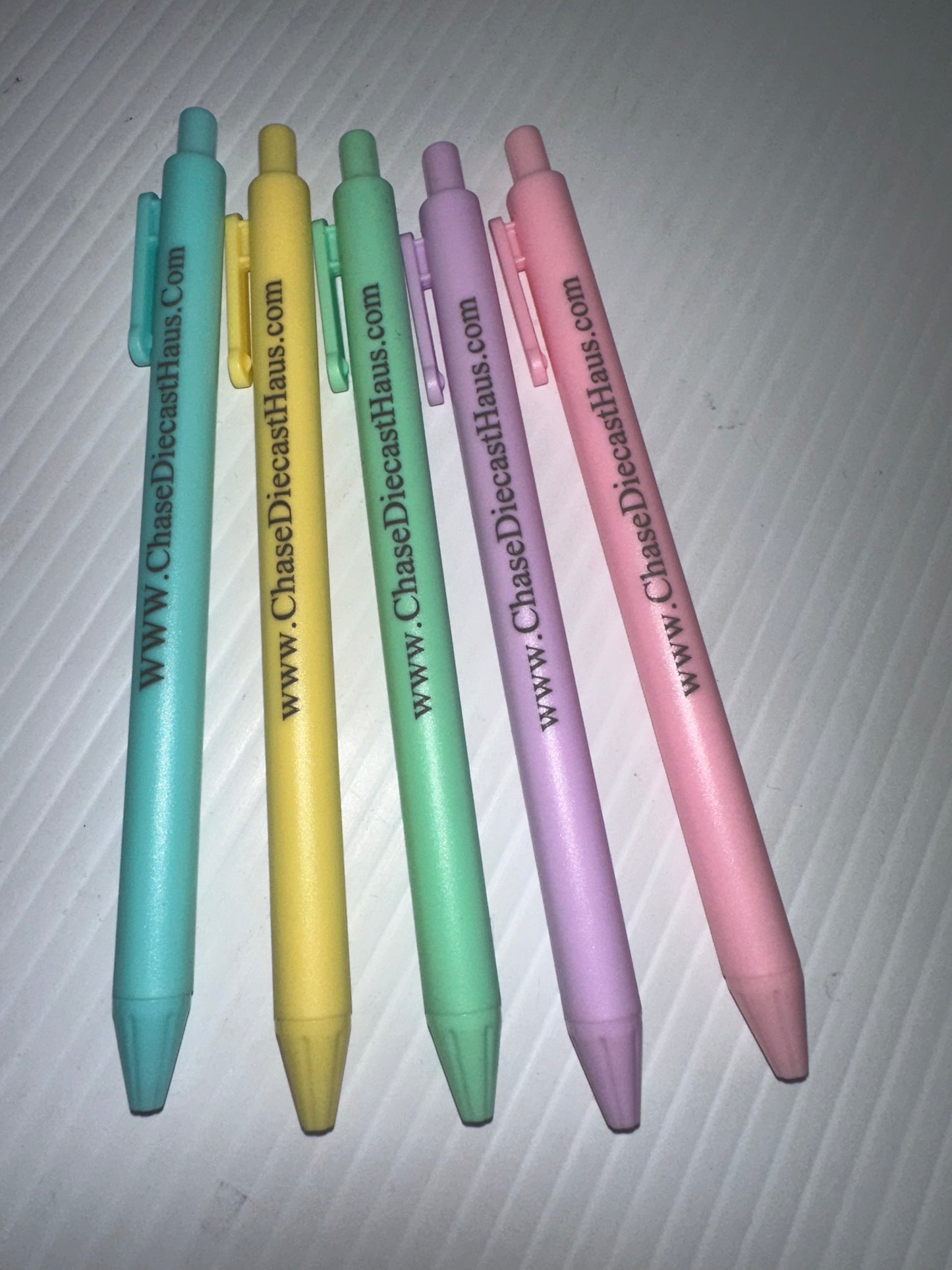 Chase Diecast Haus black ink pen assortment color