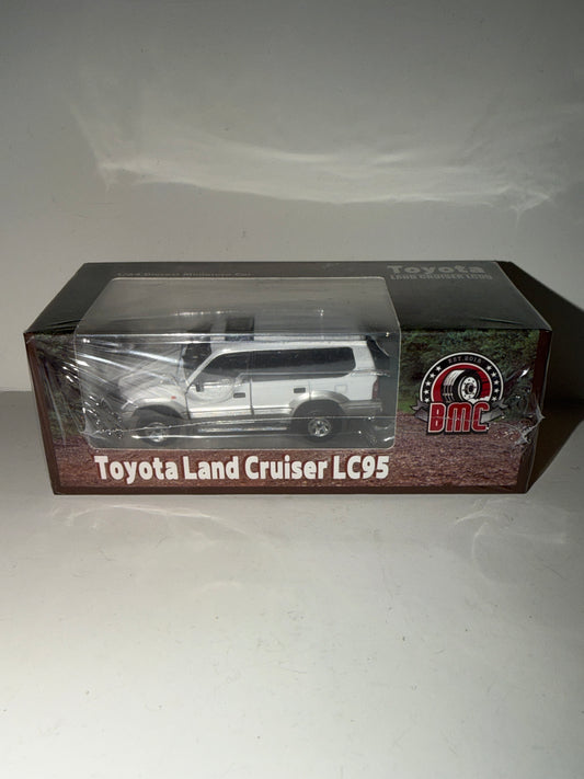 BM Creations Toyota Land Cruiser LC95 - White - LHD 1:64