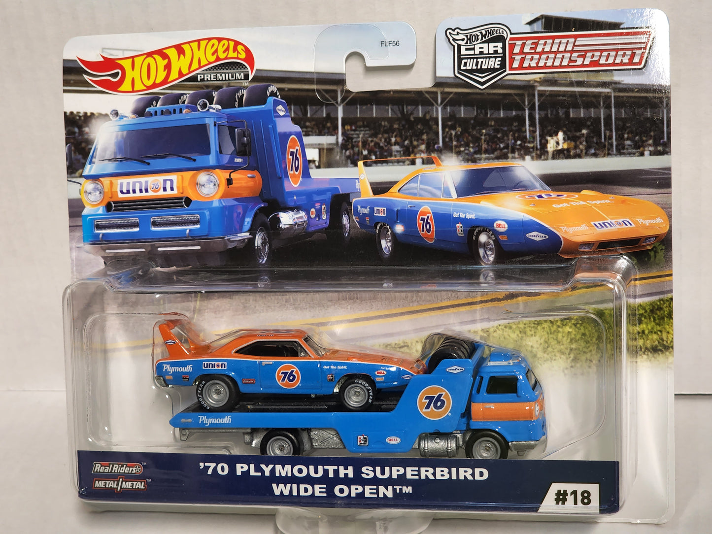 Hot Wheels Team Transporter No.18  70 Plymouth Superbird and wide open