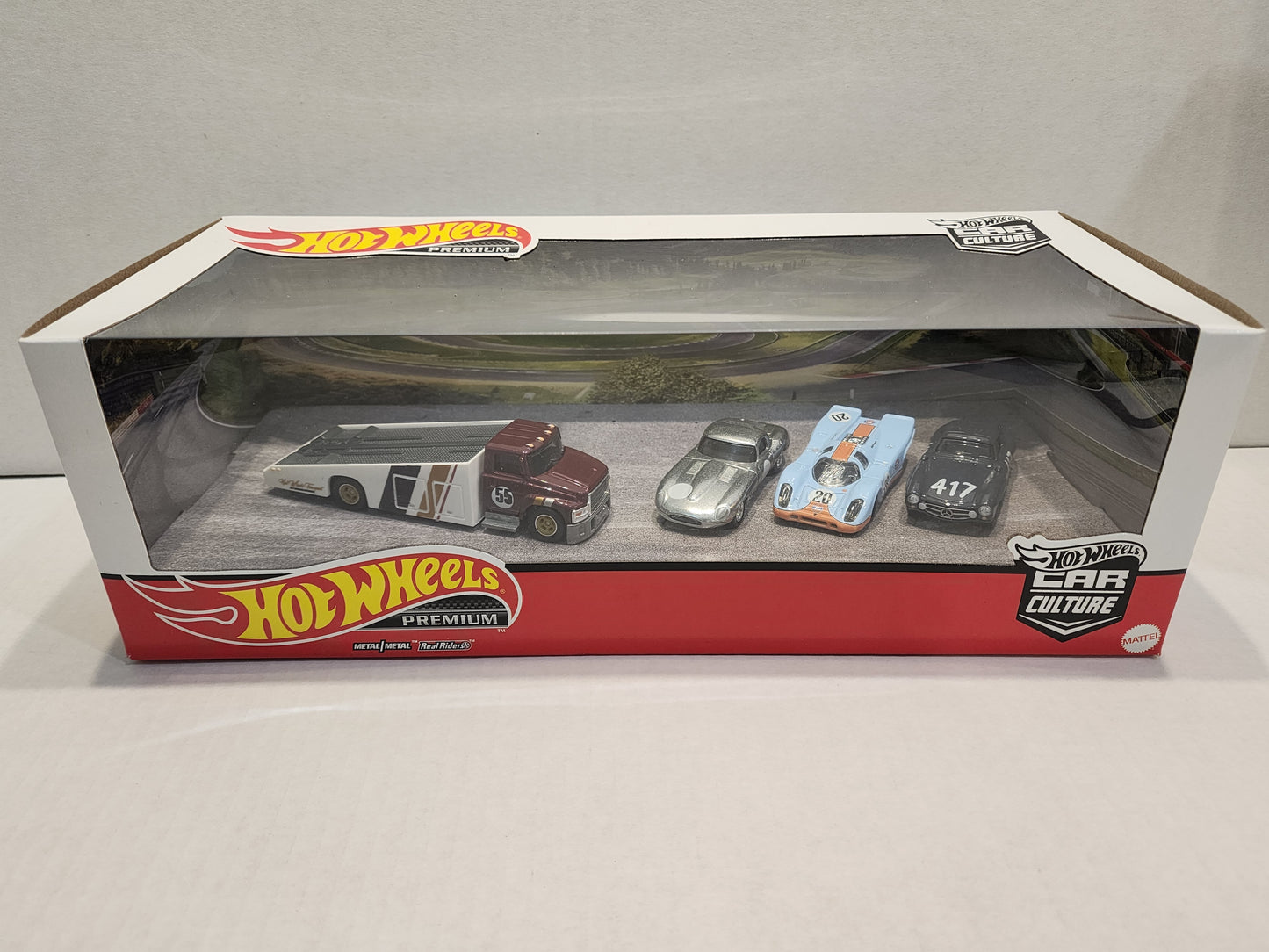 Hot wheels 

Premium 

Iconic Racers box set

Brand new 

Sealed