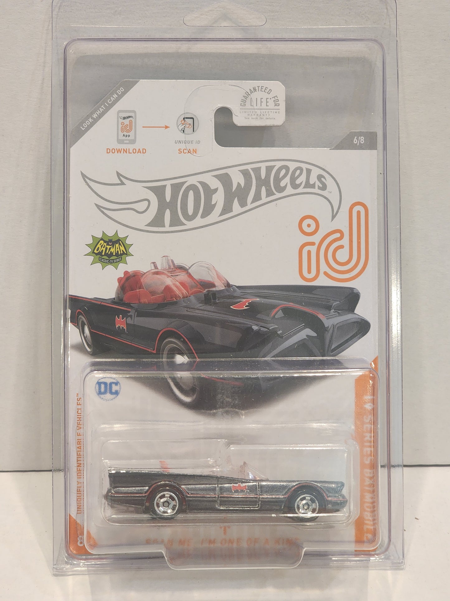 Hot wheels 

Ids

TV series Batman 

Batmobile

long  card

In protector 