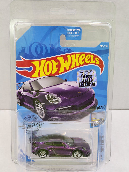 Hot wheels 

Super treasure hunt 

2019

Factory sealed

Porsche 911 gt3 Rs 

Factory sealed 